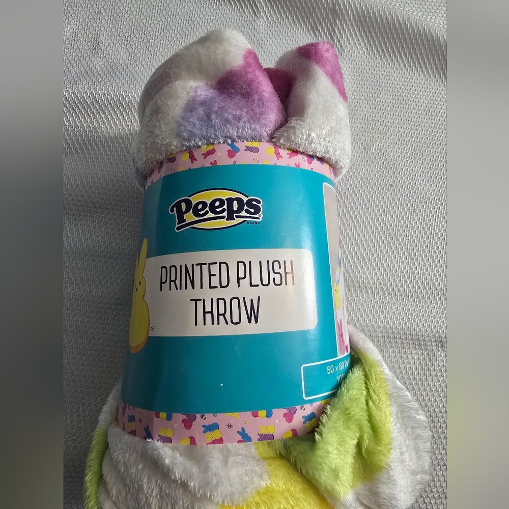 🚨3/30% OFF🚨Easter Peeps Printed Plush Throw